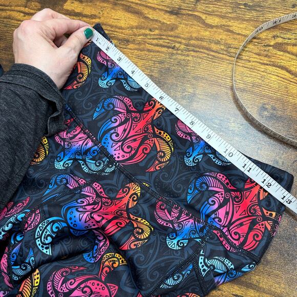 Constantly Varied Gear CVG Size S Leggings Capri Tribal Turtle Pockets Crossfit - Picture 5 of 11